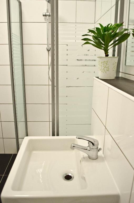 Gröbenzell Hostel Nanina الغرفة الصورة