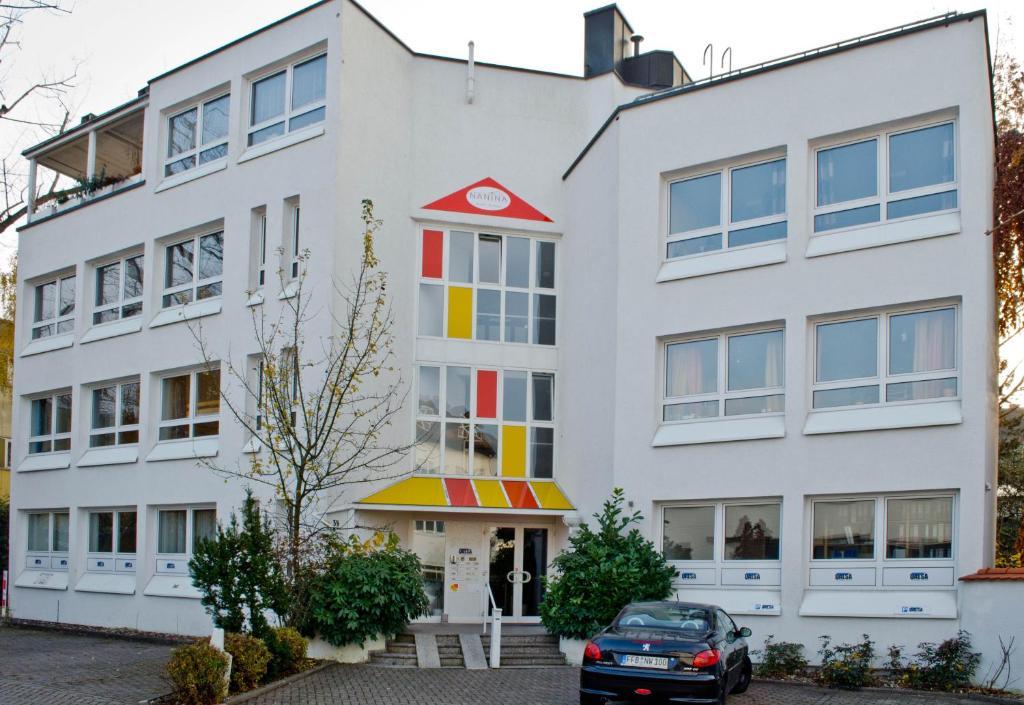 Gröbenzell Hostel Nanina المظهر الخارجي الصورة